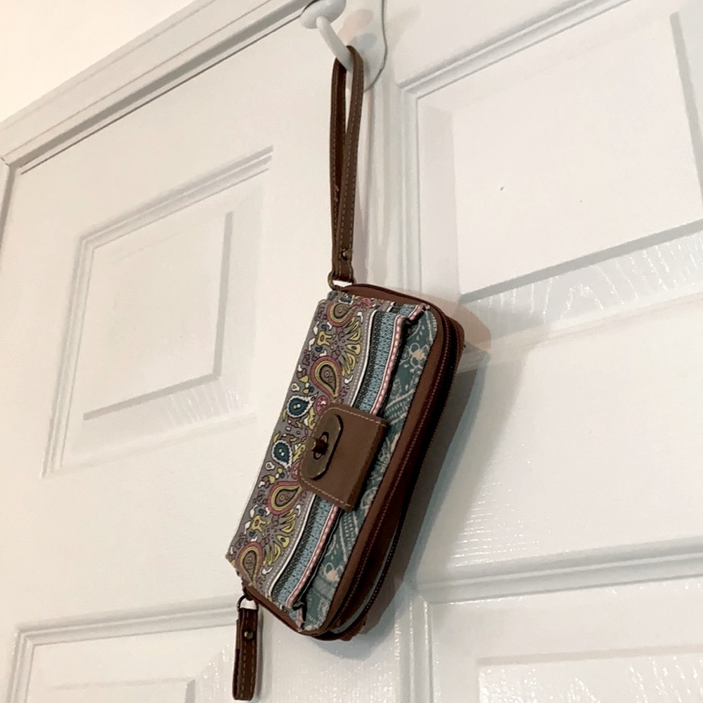Wallet/wristlet